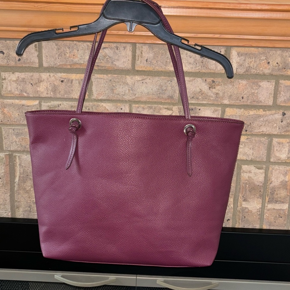 Lexi and Abbie Red Tote Bag Zip Closure Inner Cell Phone Zipper & Slip Pocket